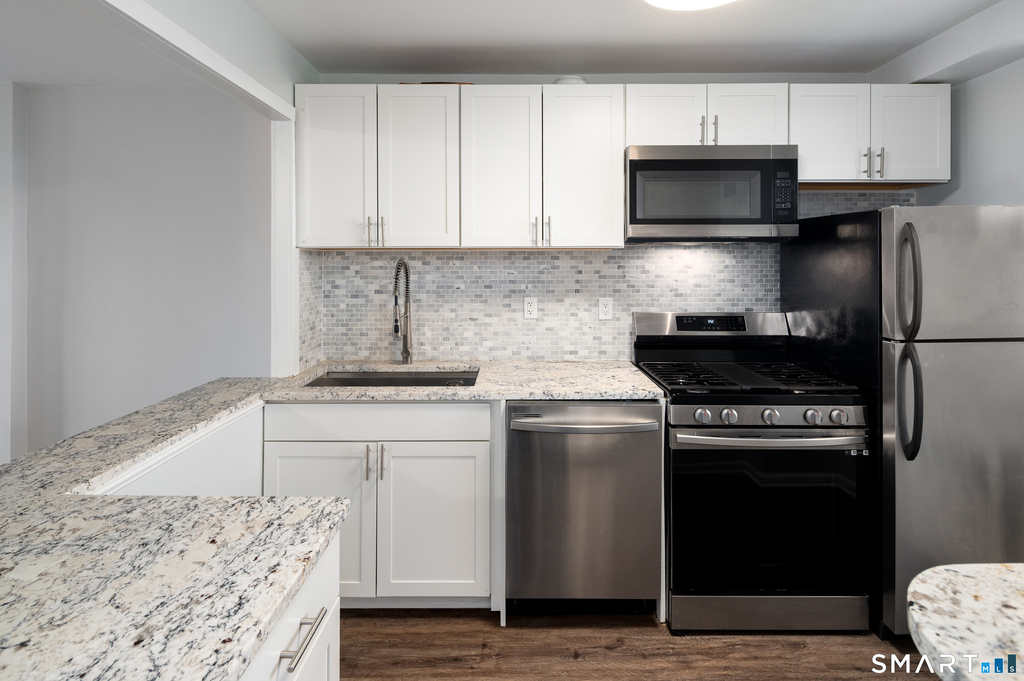 91 Strawberry Hill Avenue - Photo 8