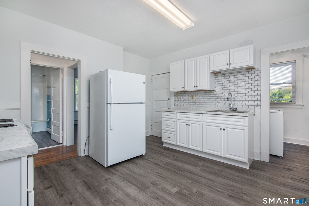 333 Center Street - Photo 3