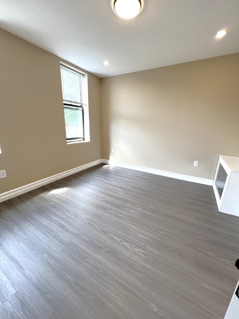 34-35 42nd Street - Photo 5