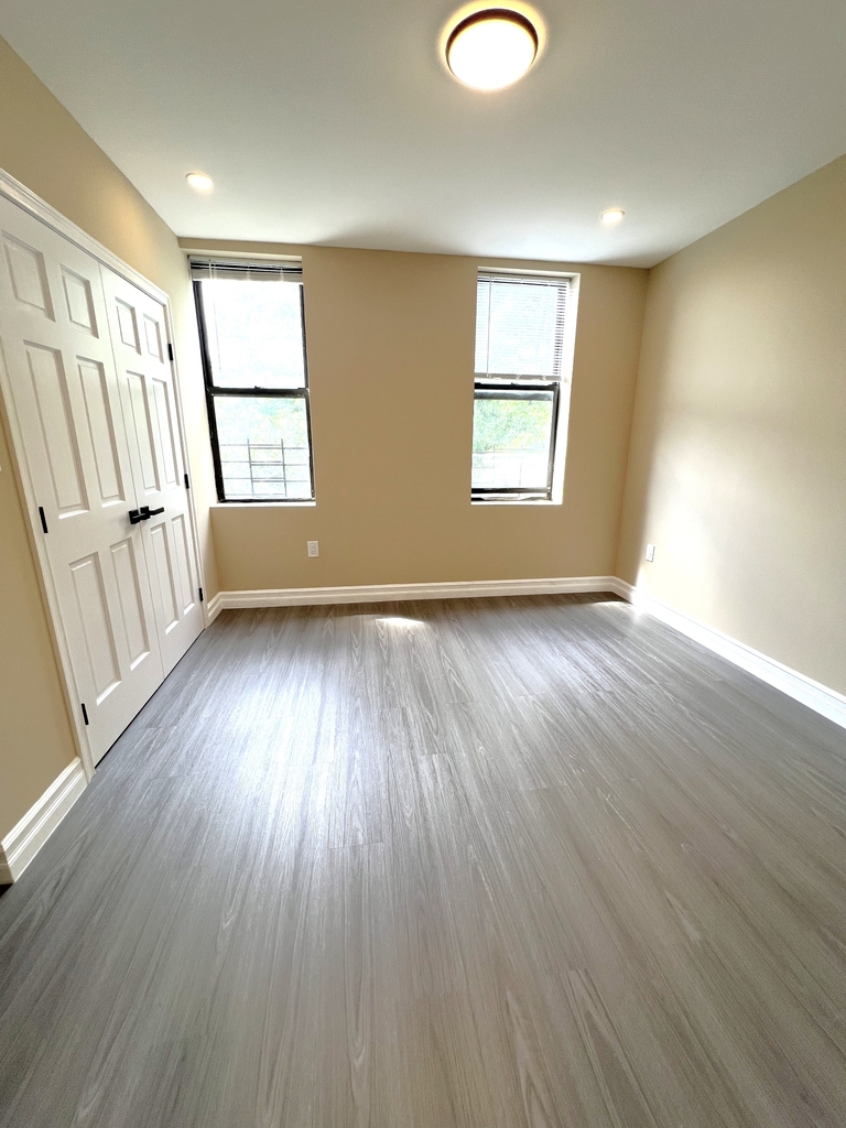34-35 42nd Street - Photo 3