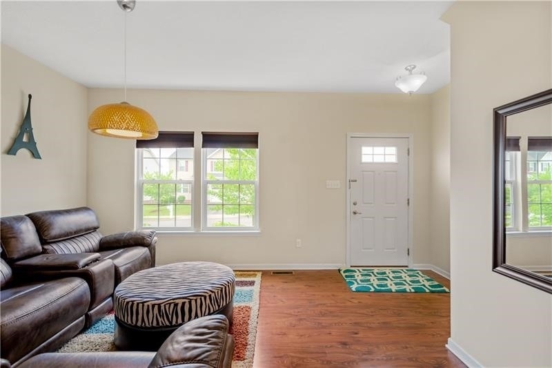 312 Sunrise Dr - Photo 4