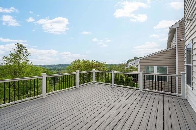 312 Sunrise Dr - Photo 2