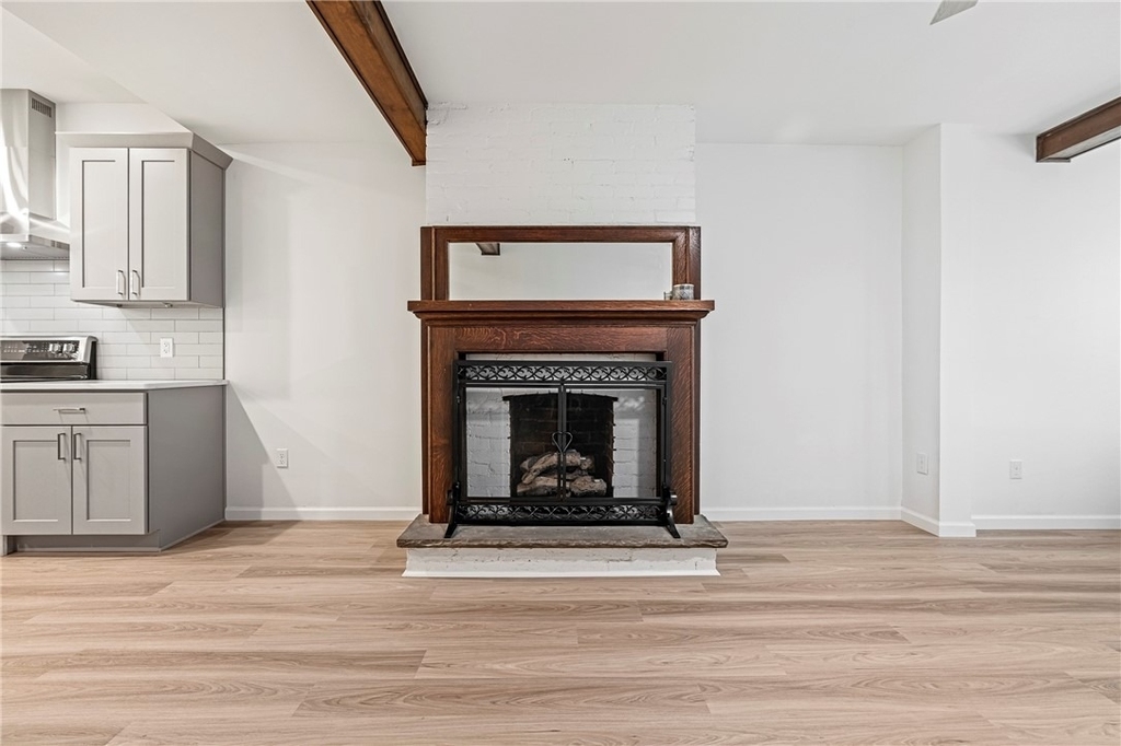 419 Hastings St - Photo 8