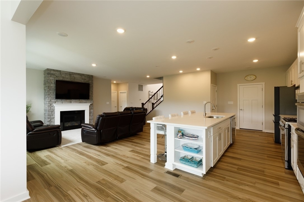 109 Mesa Dr - Photo 4