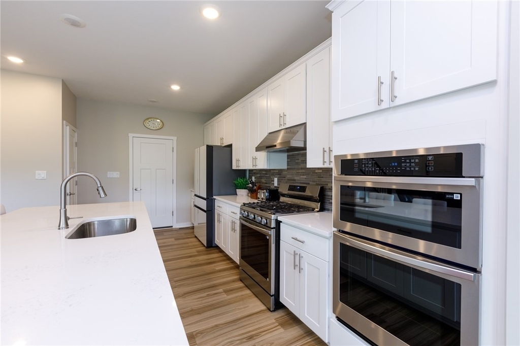 109 Mesa Dr - Photo 2