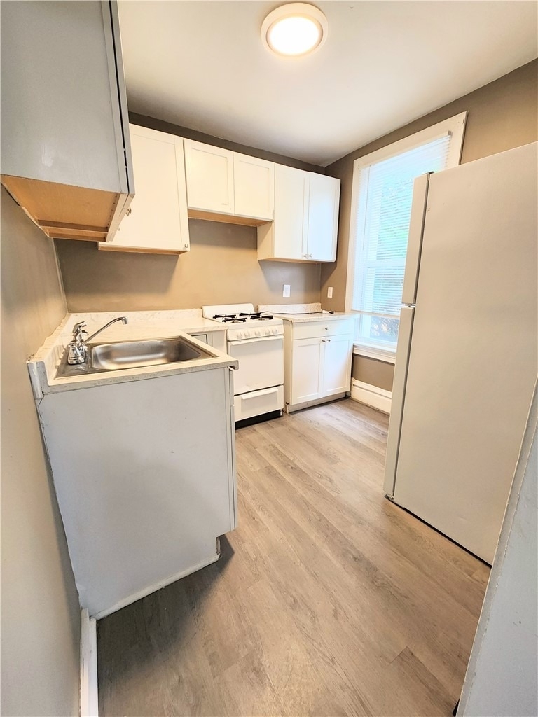 1210 Maple Ave - Photo 1