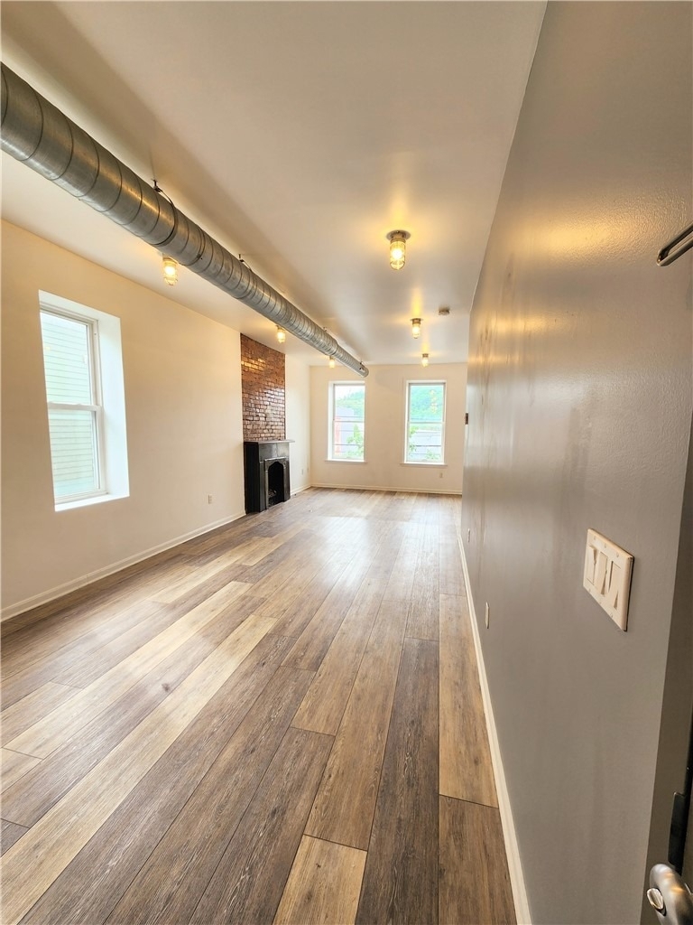 5326 Butler St - Photo 0