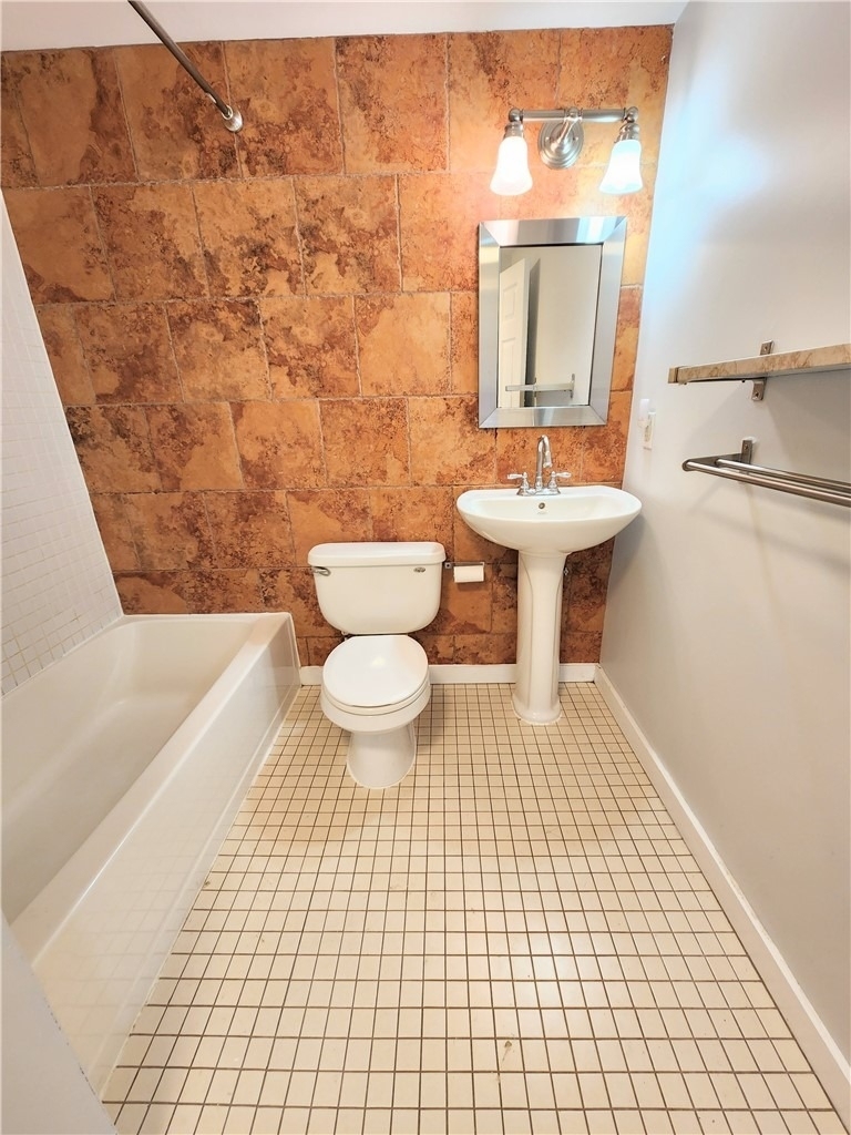 5222 Butler St - Photo 2