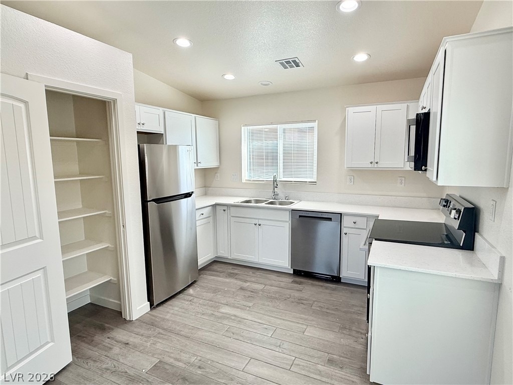 1081 S Quartzite Avenue - Photo 2