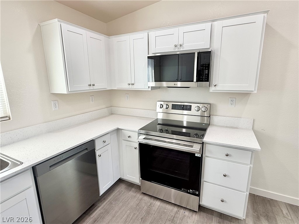 1080 S Potro Avenue - Photo 3