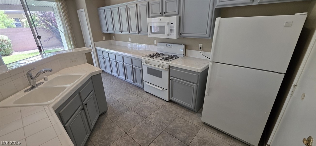 3358 Hillside Garden Drive - Photo 8