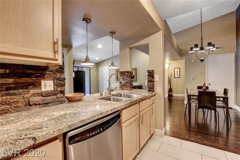 950 Seven Hills Drive - Photo 4