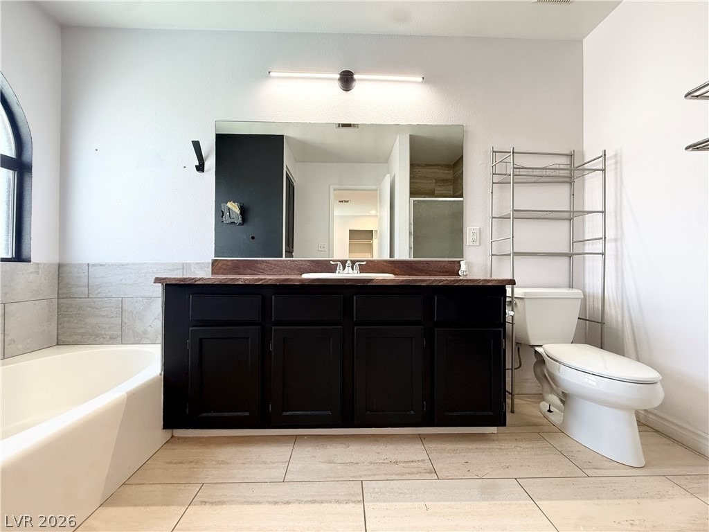 2066 Waverly Circle - Photo 3