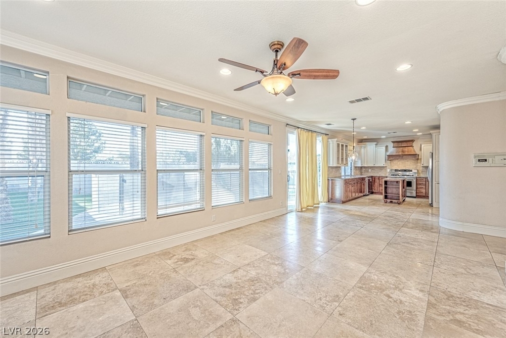 2175 Fountain Springs Drive - Photo 4