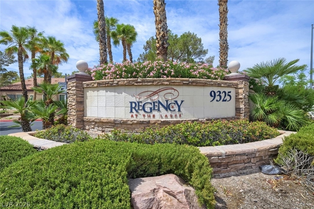 9325 W Desert Inn Road - Photo 0