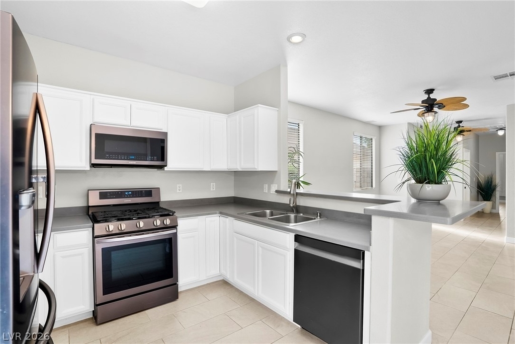 8824 Iron Hitch Avenue - Photo 9