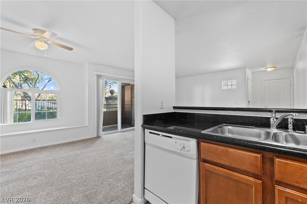 9325 W Desert Inn Road - Photo 6
