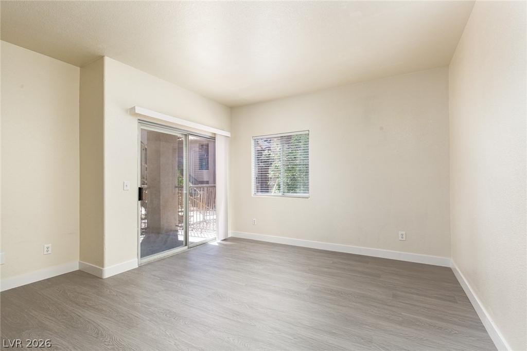 2110 Los Feliz Street - Photo 4