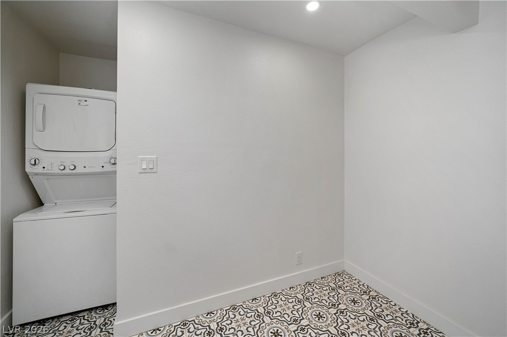 1140 Hillside Place - Photo 13