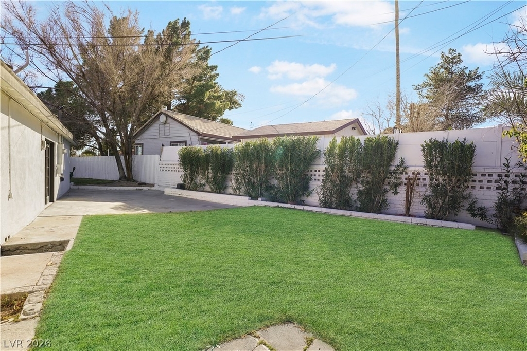 1140 Hillside Place - Photo 16