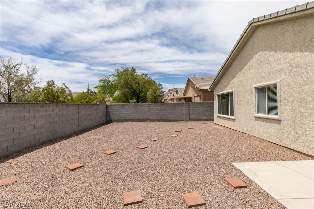10959 Pumpkin Ridge Avenue - Photo 32