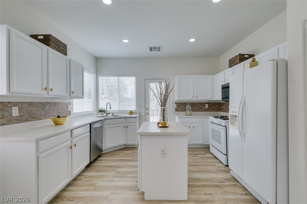 10959 Pumpkin Ridge Avenue - Photo 16