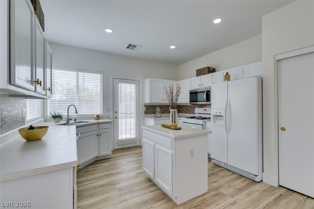 10959 Pumpkin Ridge Avenue - Photo 17