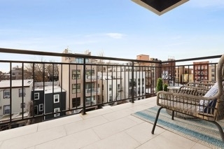 Metropolitan Avenue - Photo 7