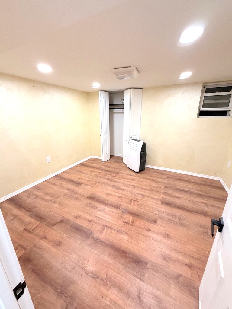 90-18 77th Street - Photo 3
