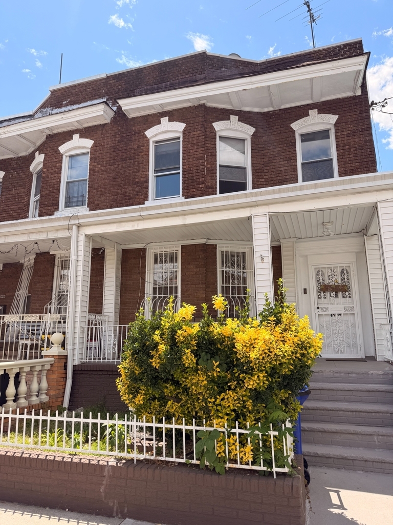 90-18 77th Street - Photo 9