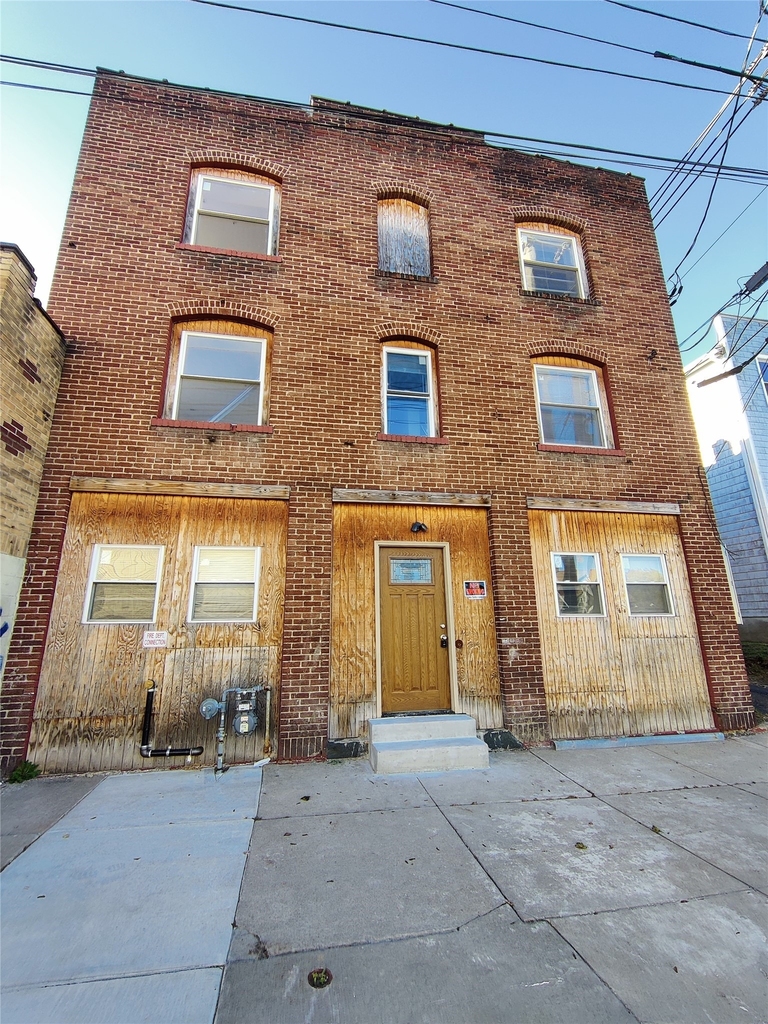 11 Avenue A - Photo 0