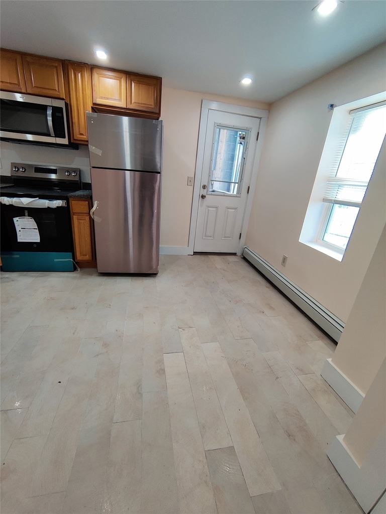 11 Avenue A - Photo 5