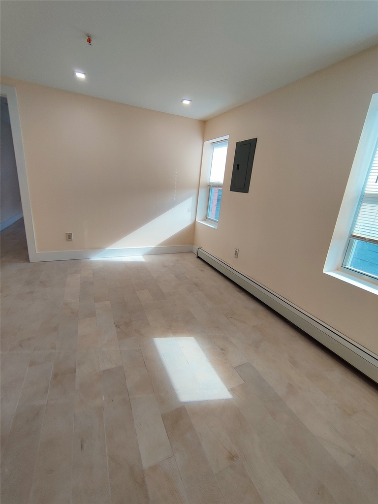11 Avenue A - Photo 4