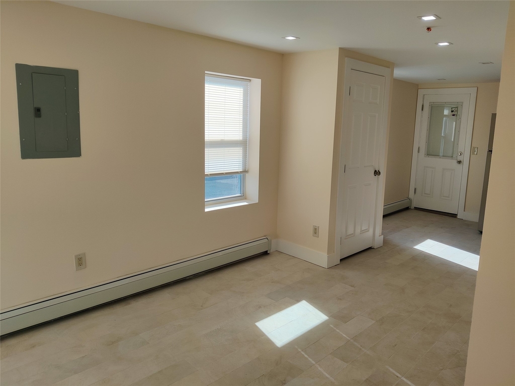 11 Avenue A - Photo 2