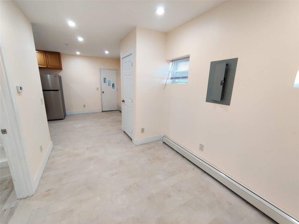 11 Avenue A - Photo 4