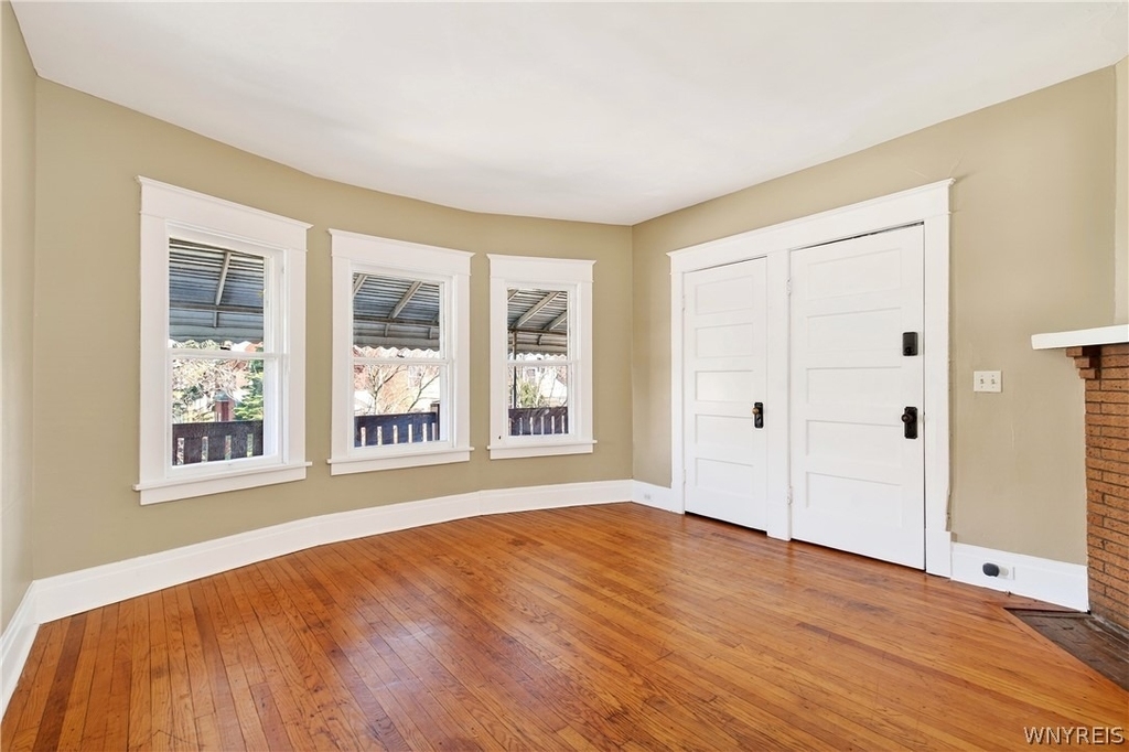 76 Vernon Place - Photo 2