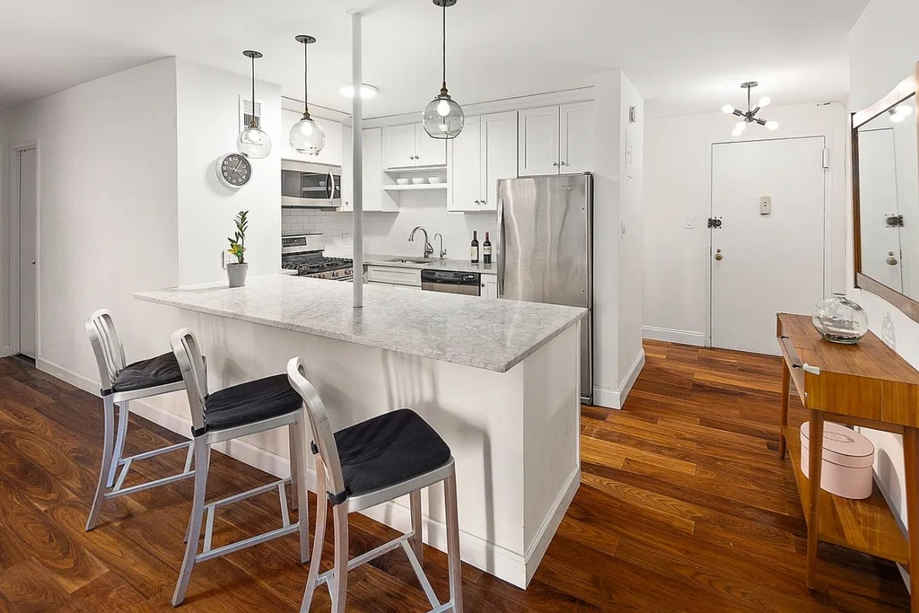 77 Fulton Street - Photo 2