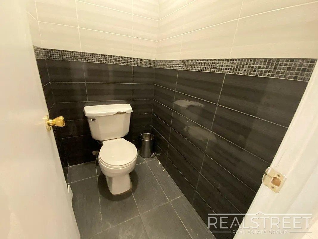237 Kingston Avenue - Photo 10
