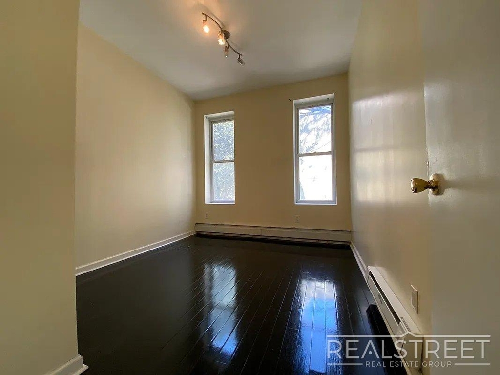 237 Kingston Avenue - Photo 8