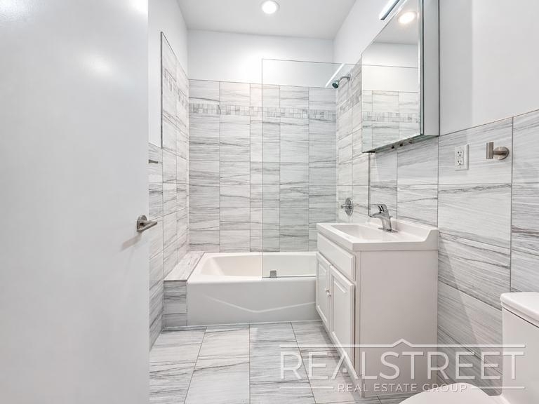 1440 Lincoln Place - Photo 7