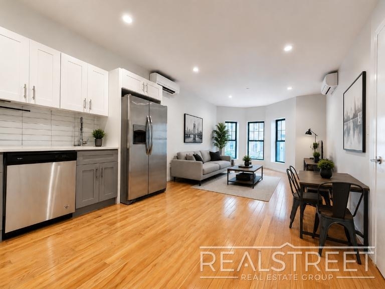 1440 Lincoln Place - Photo 1