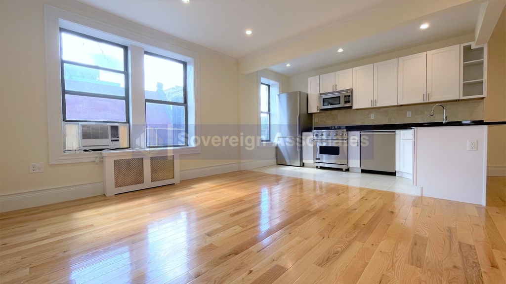 289 Convent Avenue - Photo 0
