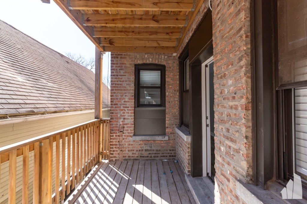 3933 N Janssen - Photo 12