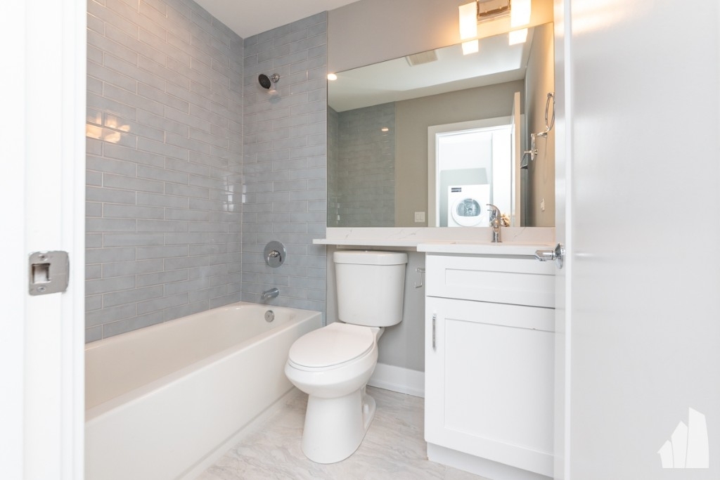 3933 N Janssen - Photo 6