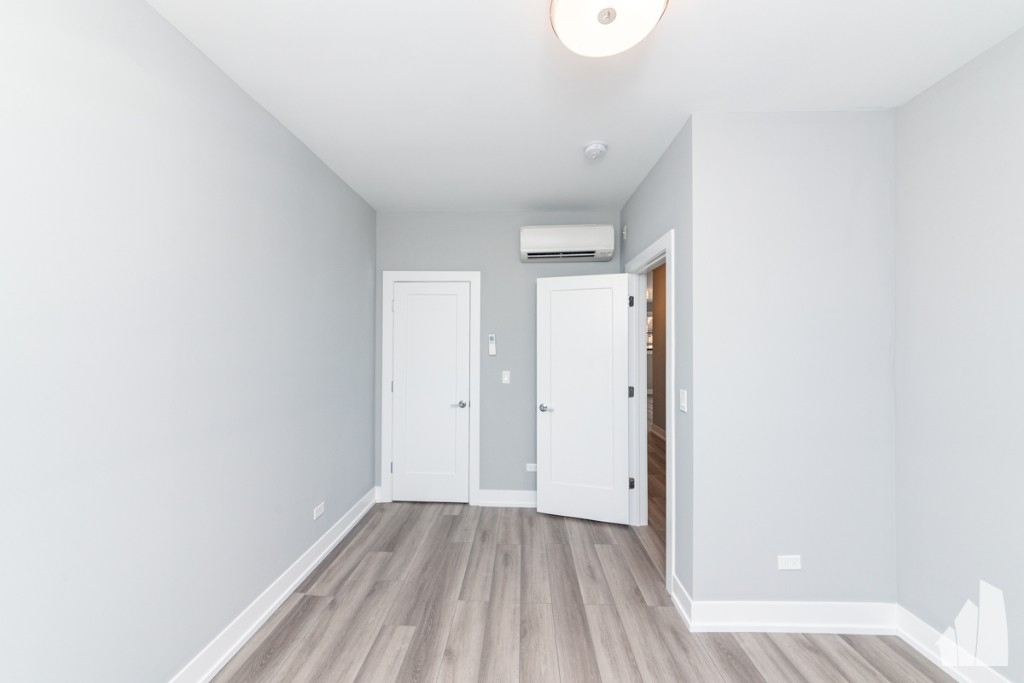 3933 N Janssen - Photo 9