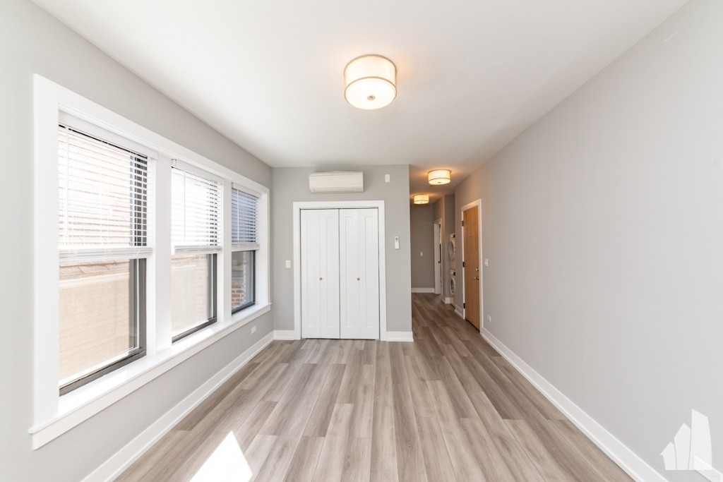 3933 N Janssen - Photo 2