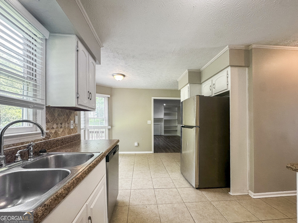 561 Chatham Trail - Photo 6