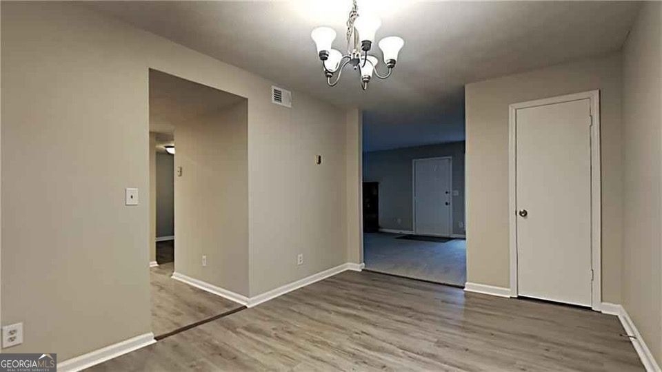 1386 Williamsburg Lane - Photo 5