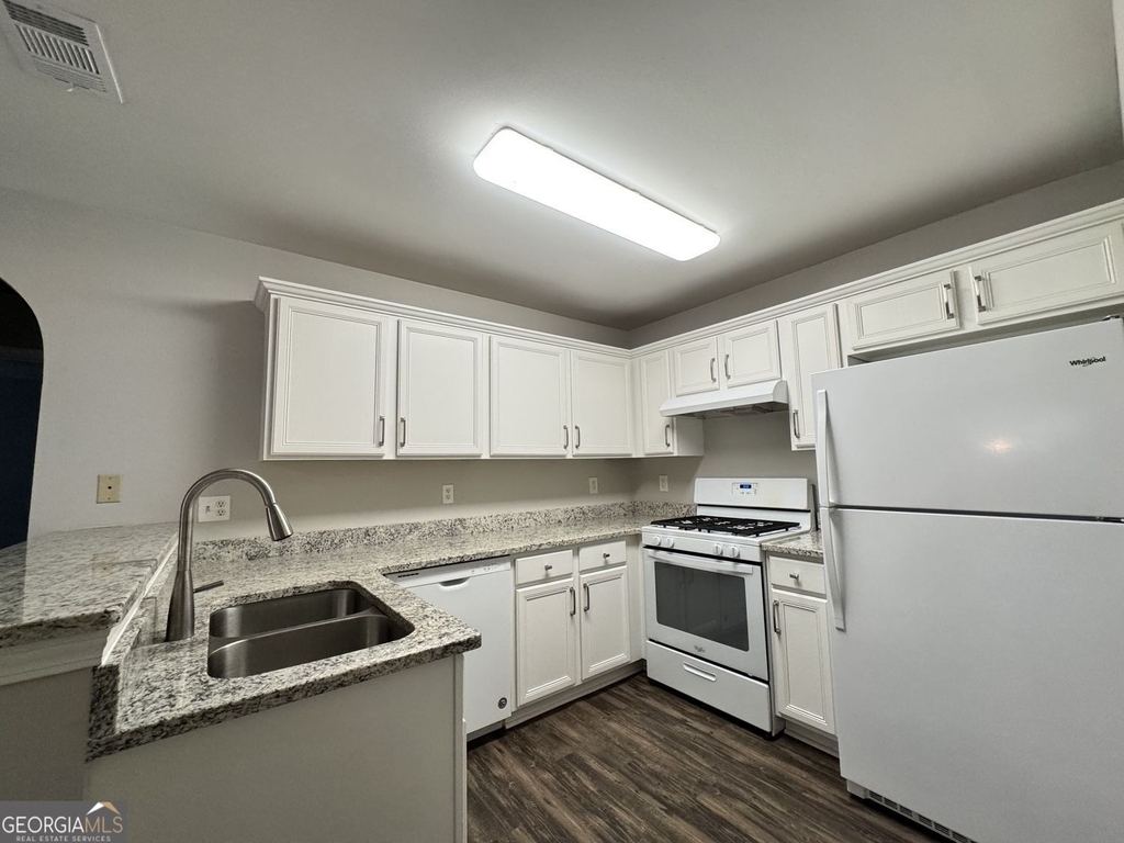 204 Park Place - Photo 6