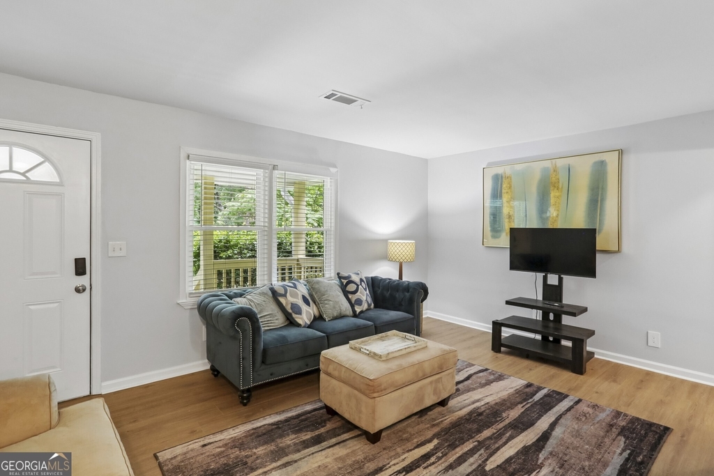 2891 White Oak Drive - Photo 1